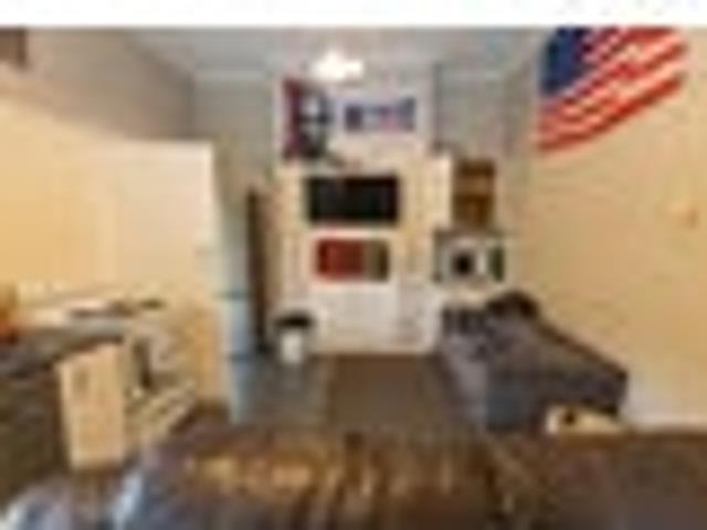 Townhouse for rent in Otakou