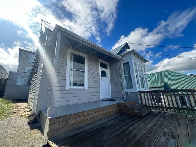 House for rent in Otakou