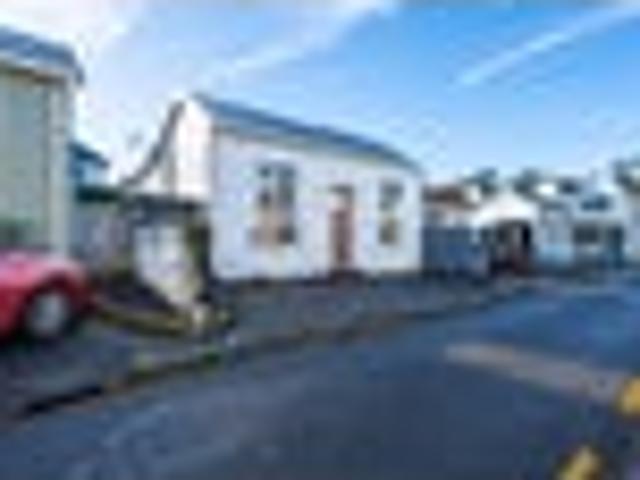 House for rent in Otakou