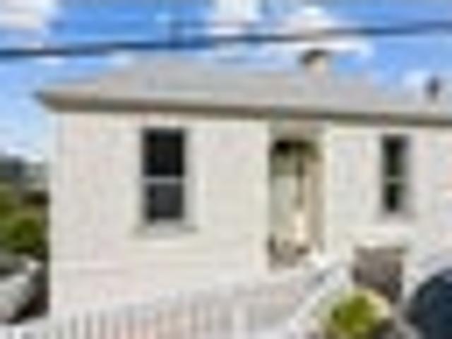 House for rent in Otakou