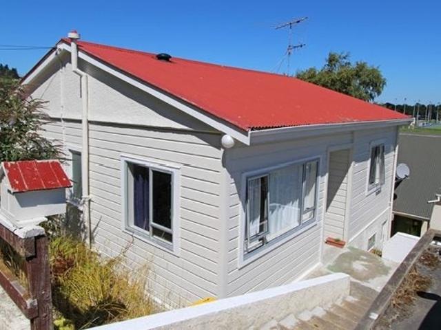 House for rent in Otakou