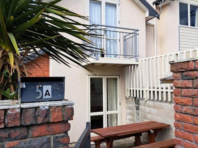 House for rent in Otakou