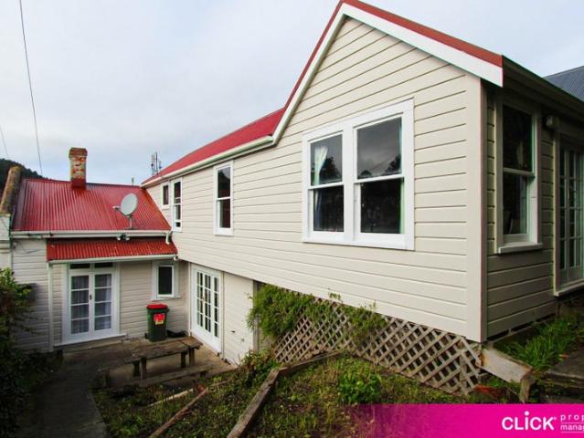 House for rent in Otakou