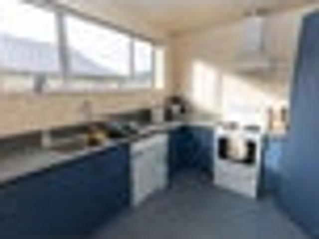 Townhouse for rent in Otakou