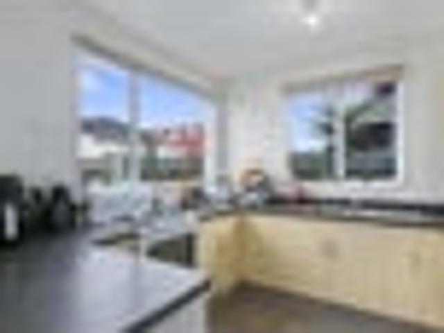 Townhouse for rent in Otakou