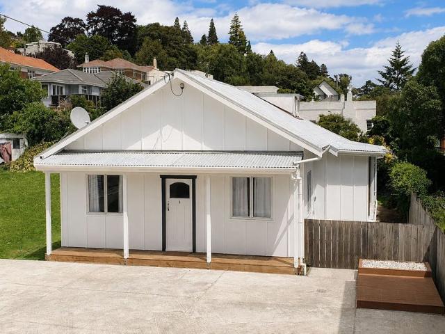 House for rent in Otakou