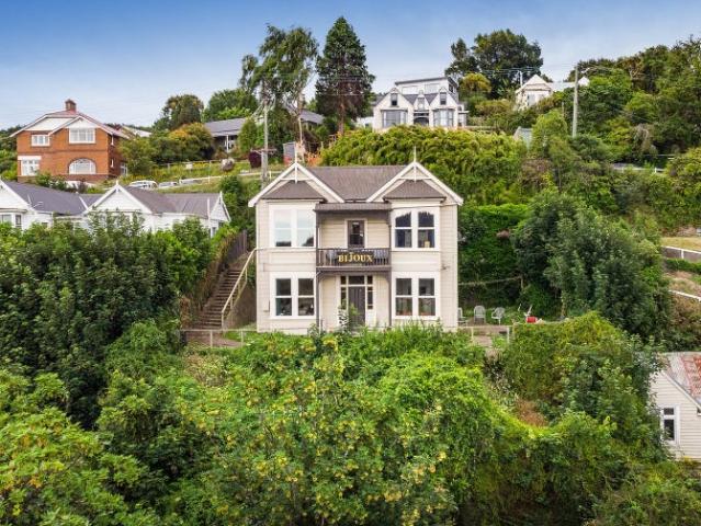 House for rent in Otakou