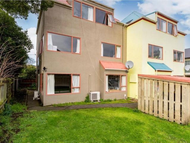 House for rent in Otakou