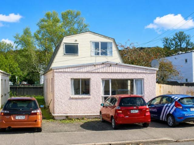 House for rent in Otakou