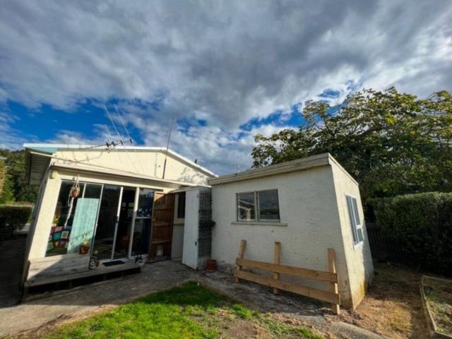 House for rent in Otakou