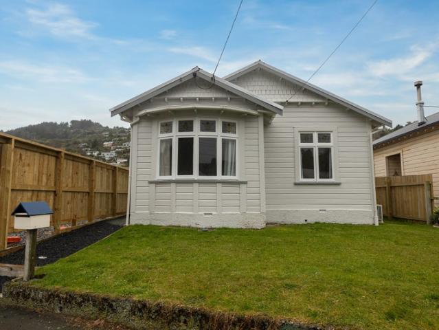 House for rent in Otakou