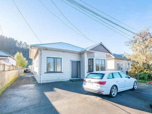 House for rent in Otakou