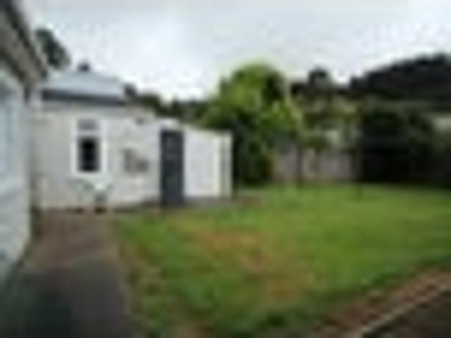 House for rent in Otakou