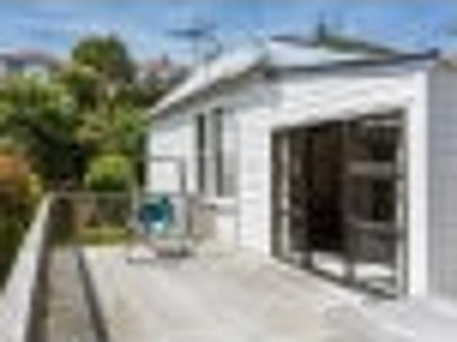 House for rent in Otakou