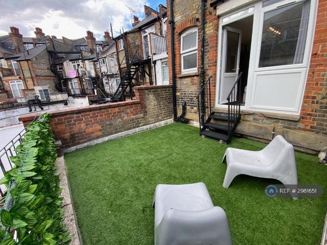 Apartment for rent in London Borough of Barnet, Greater London