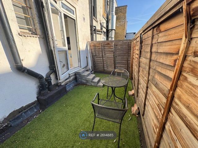 Apartment for rent in London Borough of Barnet, Greater London