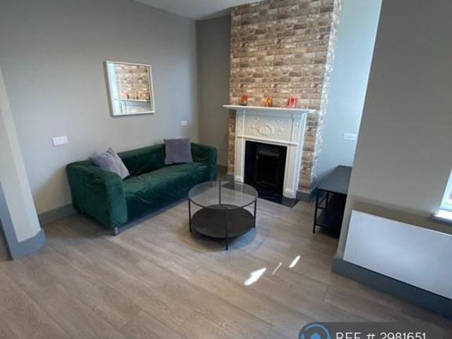 House for rent in Golders Green, Greater London