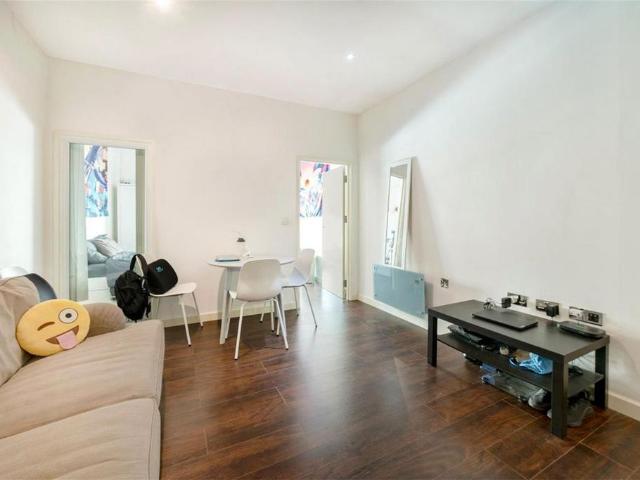 Apartment for rent in Fulham, Walham Green