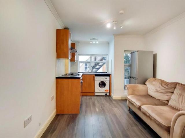 Apartment for rent in Fulham, Walham Green