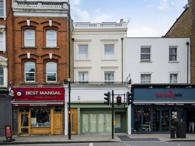 Apartment for rent in West Kensington, Greater London