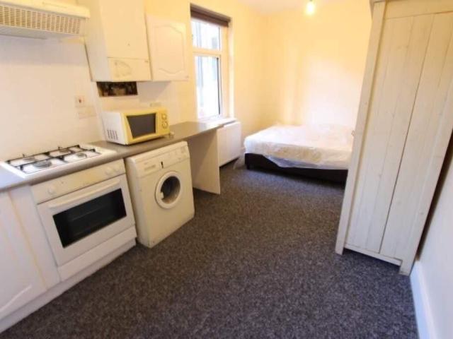 Studio for rent in West Kensington, Greater London