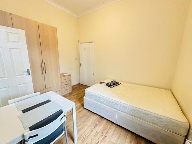 Studio for rent in West Kensington, Greater London