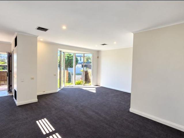 House for rent in Caulfield North, Melbourne