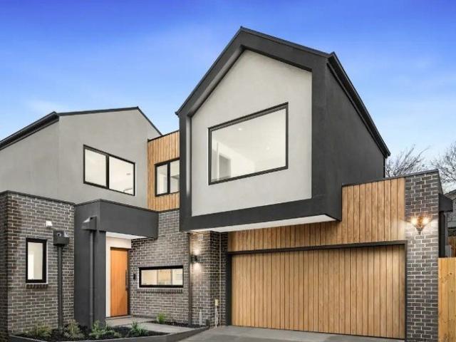 Townhouse for sale in Ashburton, Melbourne