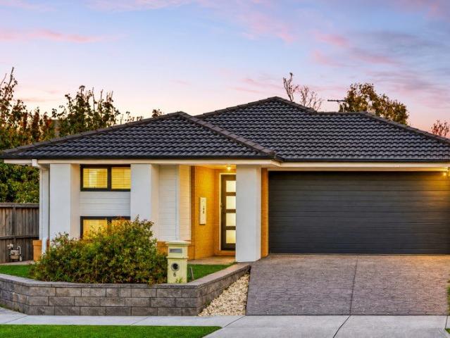 House for sale in Paragon, Melbourne