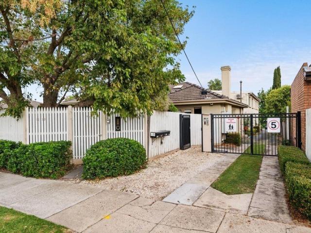Apartment for sale in Elsternwick, Melbourne