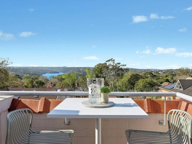 Apartment for sale in Lower North Shore, Sydney