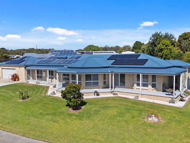 House for sale in Lakes Entrance, Victoria