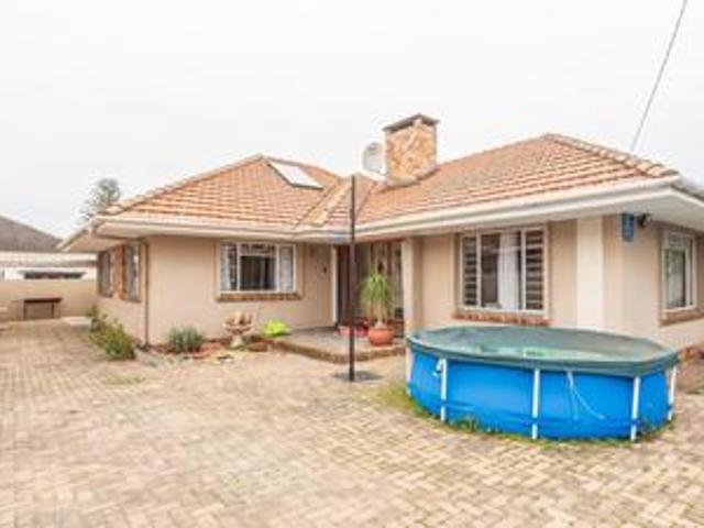 House for sale in Bellville, Western Cape