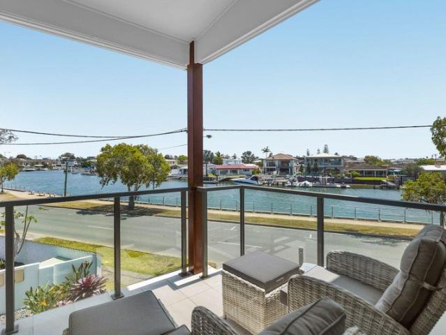 Townhouse for sale in Biggera Waters, Gold Coast City