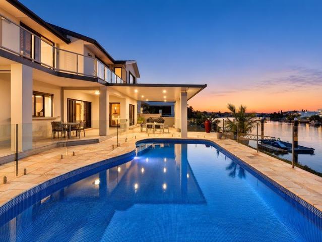 House for sale in Broadbeach Waters, Gold Coast City