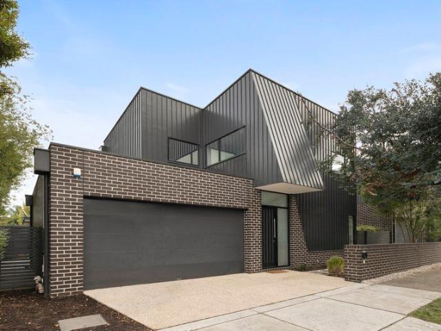 Townhouse for sale in Camerons Creek, Victoria