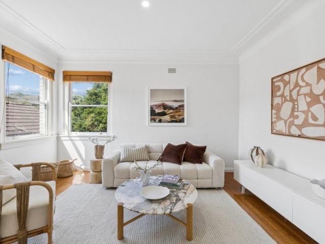 Apartment for sale in Lower North Shore, Sydney