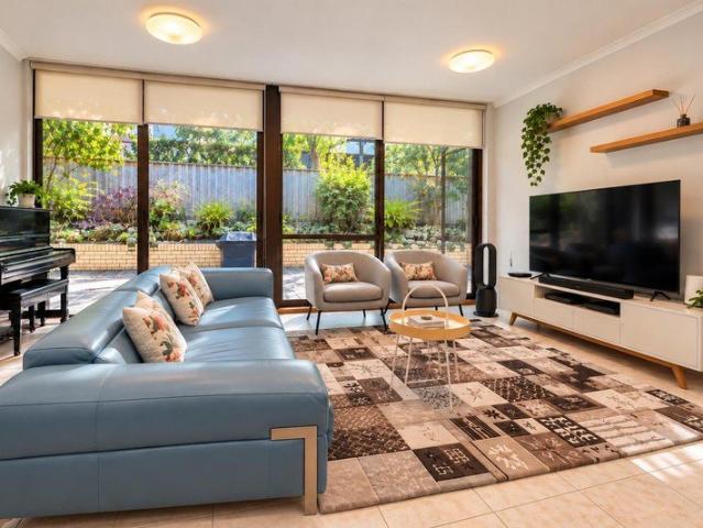 Townhouse for rent in Lower North Shore, Sydney