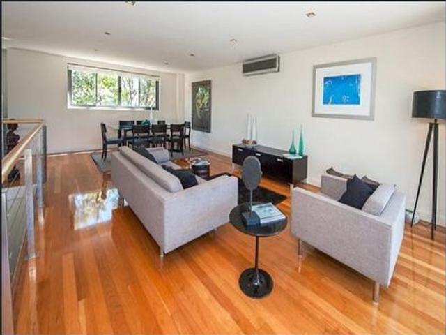 Townhouse for rent in Sydney, New South Wales