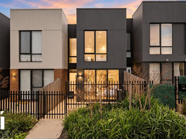 Property for sale in Denman Prospect, District of Molonglo Valley