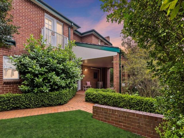 House for sale in Lower North Shore, Sydney
