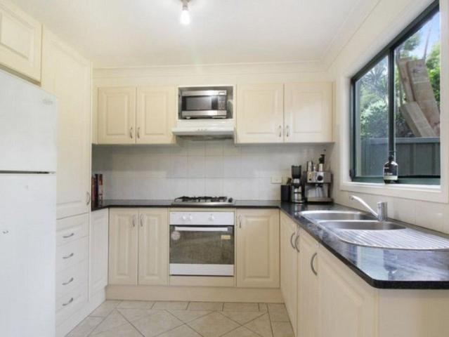 Townhouse for rent in Wollongong West, New South Wales