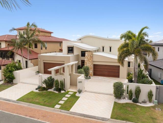 House for sale in Paradise Point, Gold Coast City