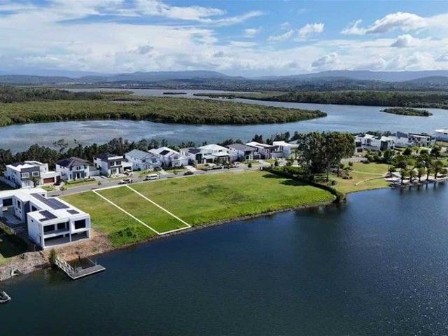 Land for sale in Helensvale Town Centre, Queensland