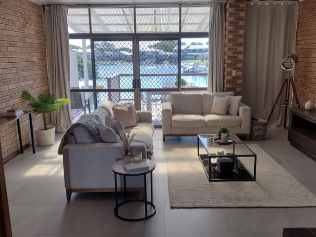 Townhouse for rent in Mermaid Waters, Gold Coast City