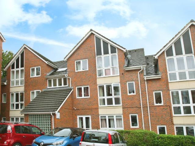 Apartment for rent in Sandown Park, Kent