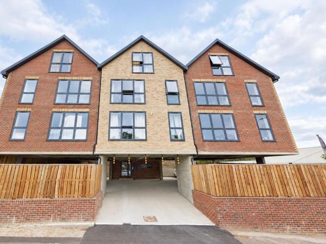 Apartment for rent in Sandown Park, Kent