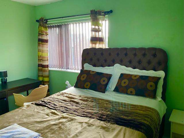 House for rent in Charlesworth, East Midlands