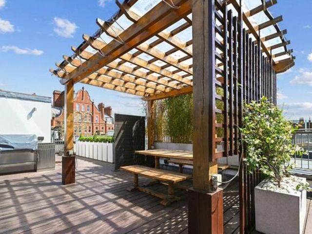 House for sale in Lyons, Greater London