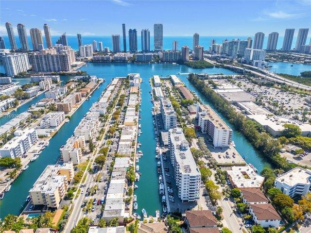Condo for sale in North Miami Beach, Florida
